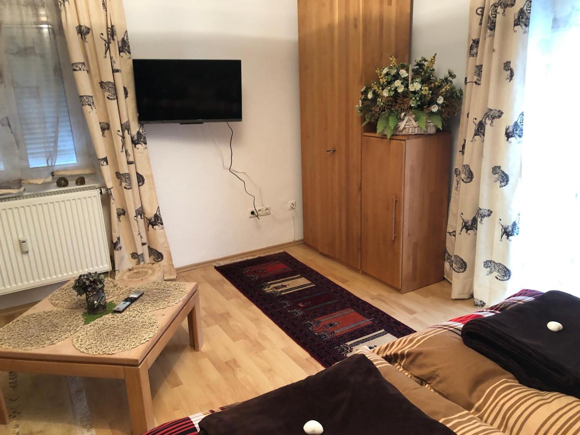 Schoene Ferienwohnung In Bahnhofsnaehe Fuer Urlaub, Studium Oder Arbeit Деггендорф Экстерьер фото