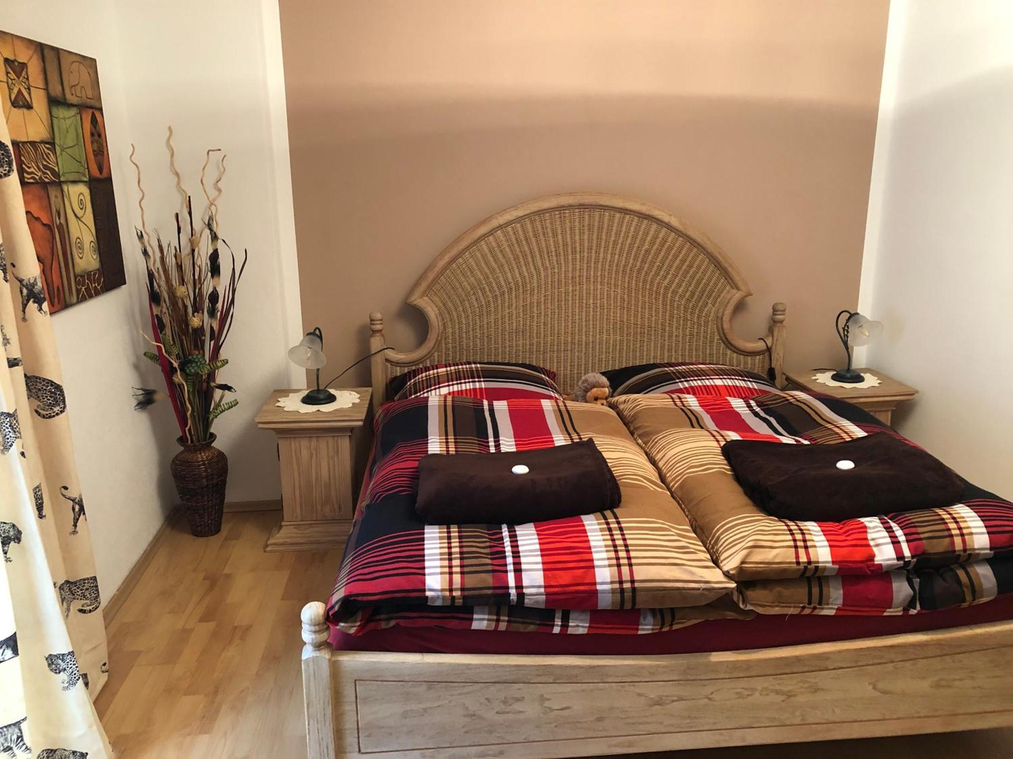 Schoene Ferienwohnung In Bahnhofsnaehe Fuer Urlaub, Studium Oder Arbeit Деггендорф Экстерьер фото