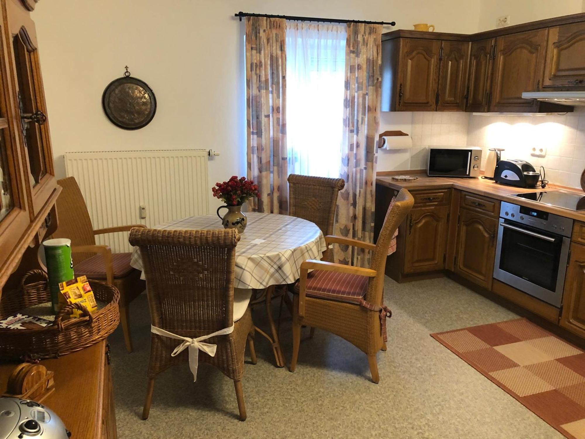 Schoene Ferienwohnung In Bahnhofsnaehe Fuer Urlaub, Studium Oder Arbeit Деггендорф Экстерьер фото
