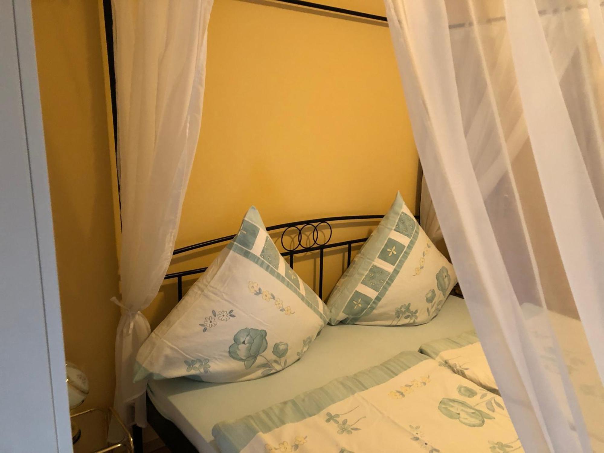 Schoene Ferienwohnung In Bahnhofsnaehe Fuer Urlaub, Studium Oder Arbeit Деггендорф Экстерьер фото