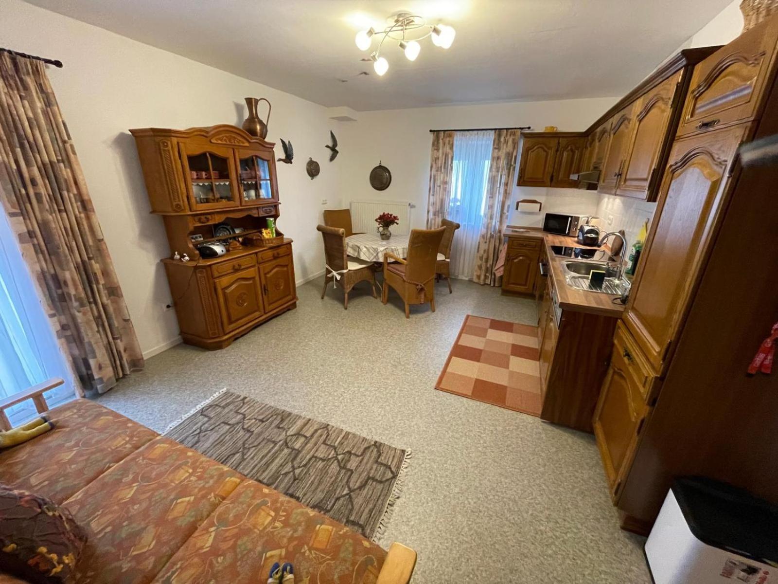 Schoene Ferienwohnung In Bahnhofsnaehe Fuer Urlaub, Studium Oder Arbeit Деггендорф Экстерьер фото
